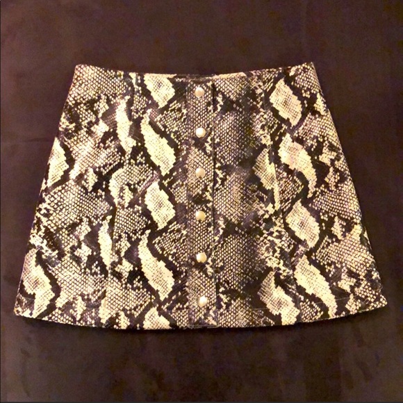 Urban Outfitters Button Up Skirt NWOT - Picture 2 of 4